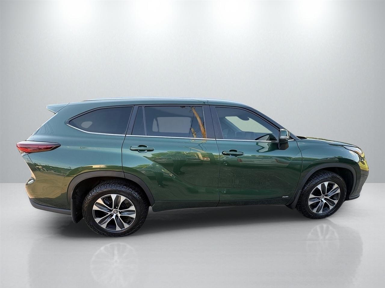 Toyota Highlander Hybrid XLE AWD 2024