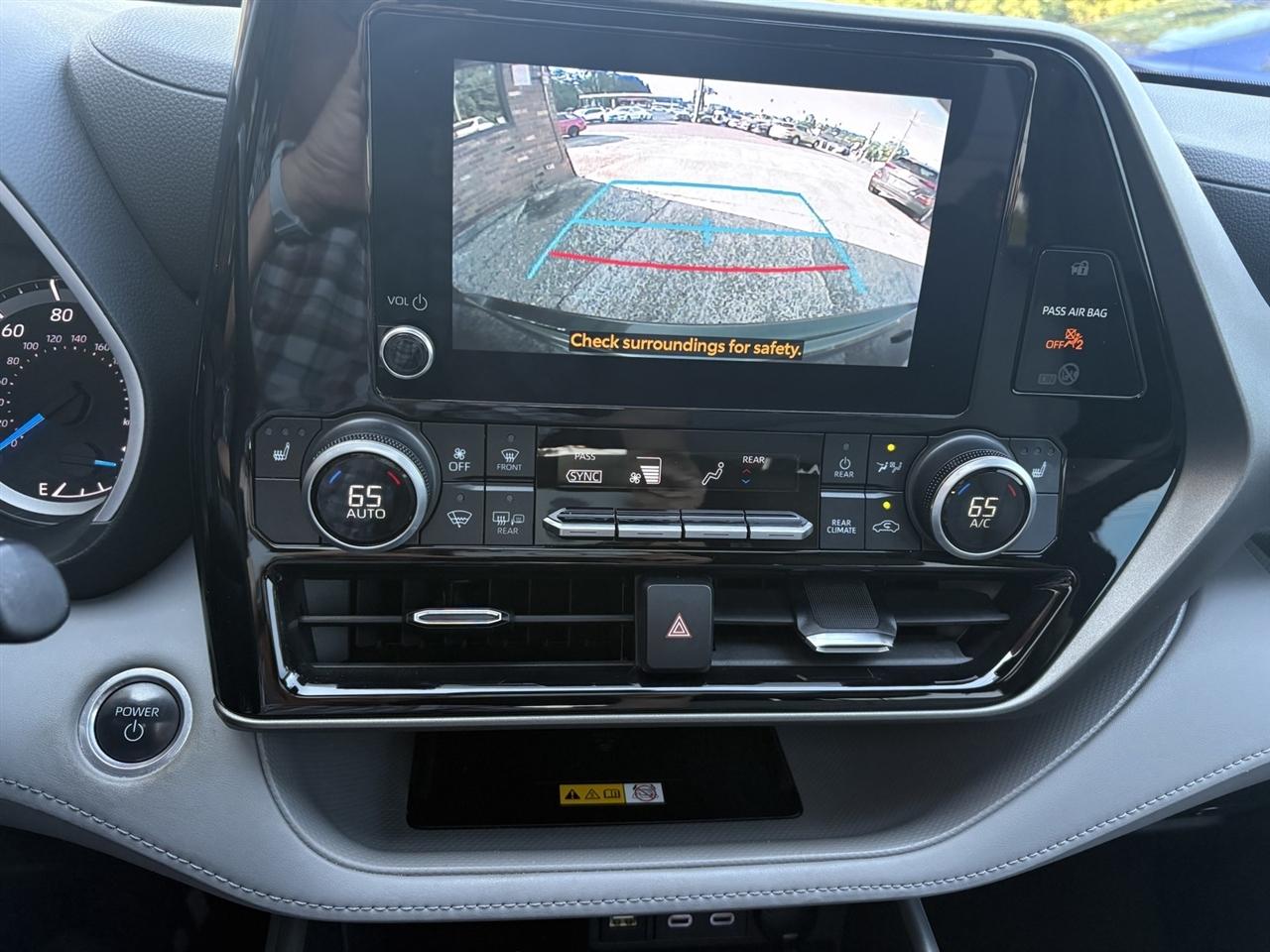 Toyota Highlander Hybrid XLE AWD 2024