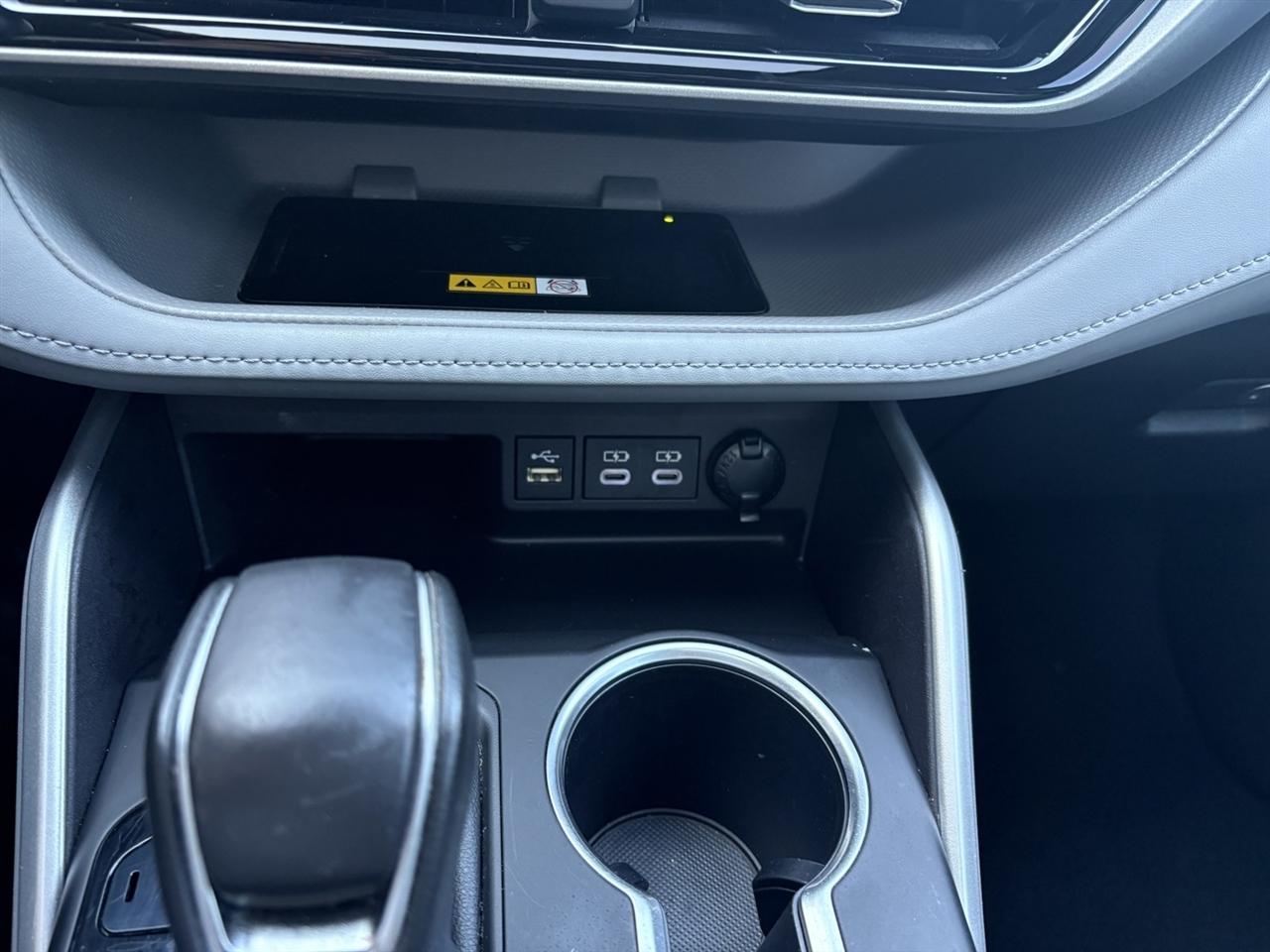 Toyota Highlander Hybrid XLE AWD 2024