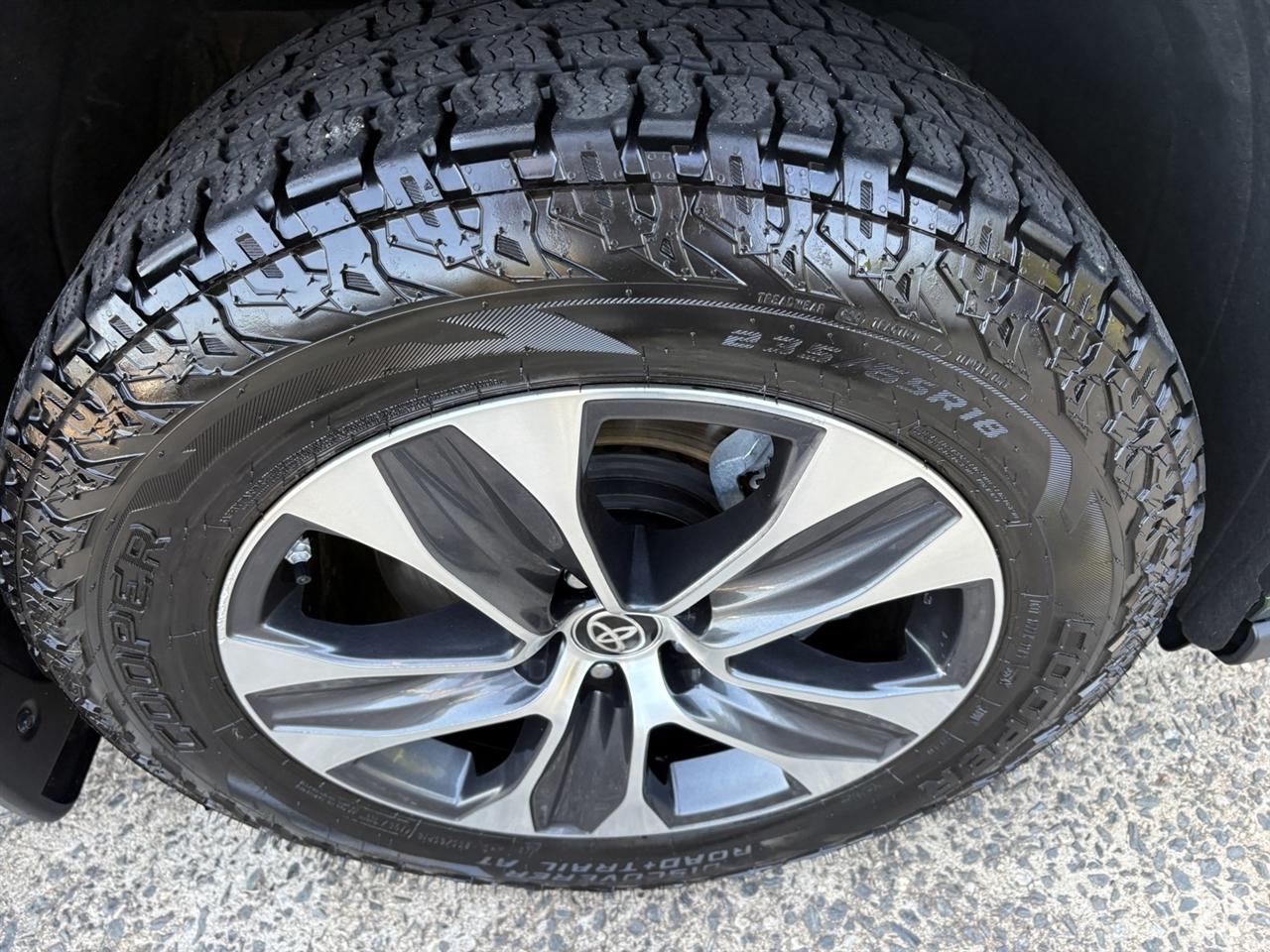 Toyota Highlander Hybrid XLE AWD 2024