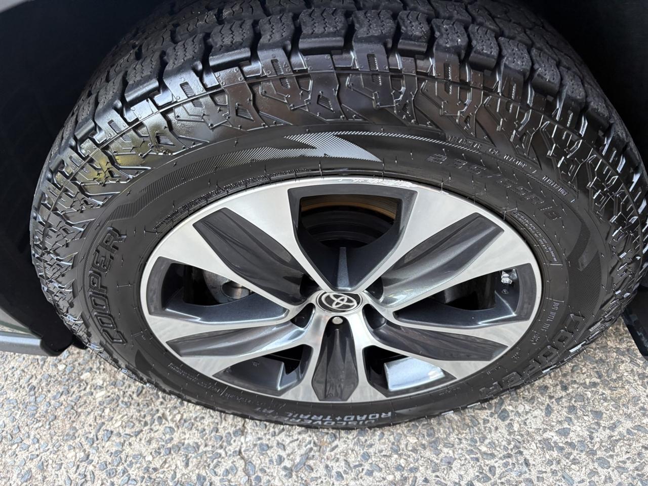 Toyota Highlander Hybrid XLE AWD 2024