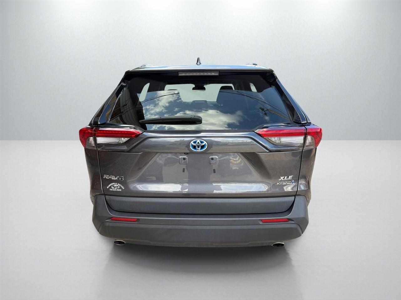 Toyota RAV4 Hybrid XLE 2024