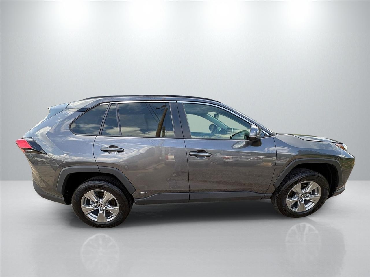 Toyota RAV4 Hybrid XLE 2024
