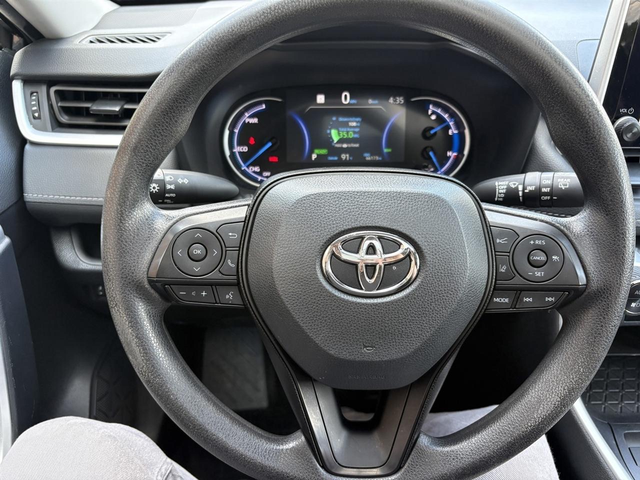 Toyota RAV4 Hybrid XLE 2024