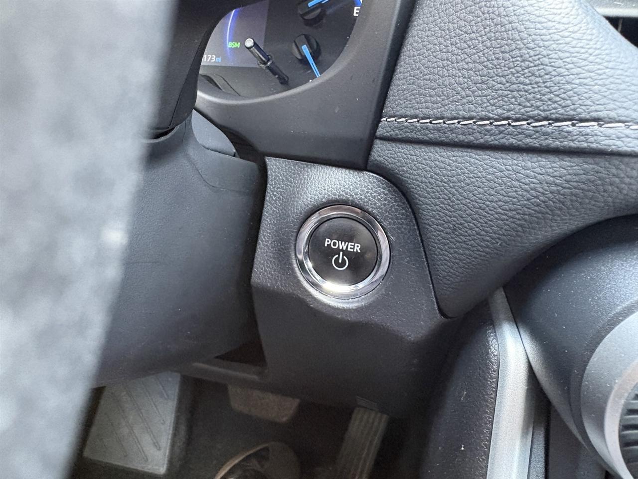 Toyota RAV4 Hybrid XLE 2024