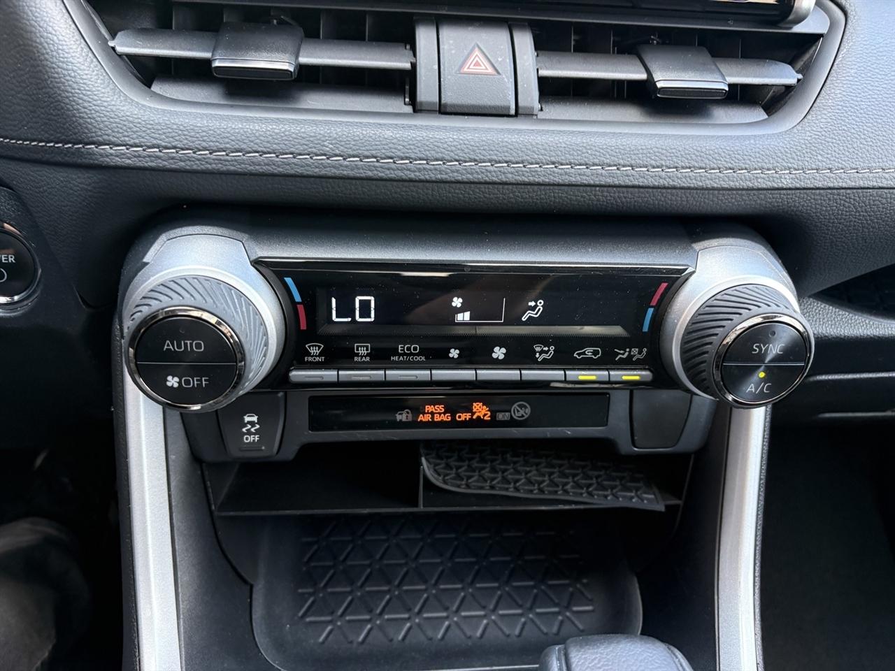Toyota RAV4 Hybrid XLE 2024