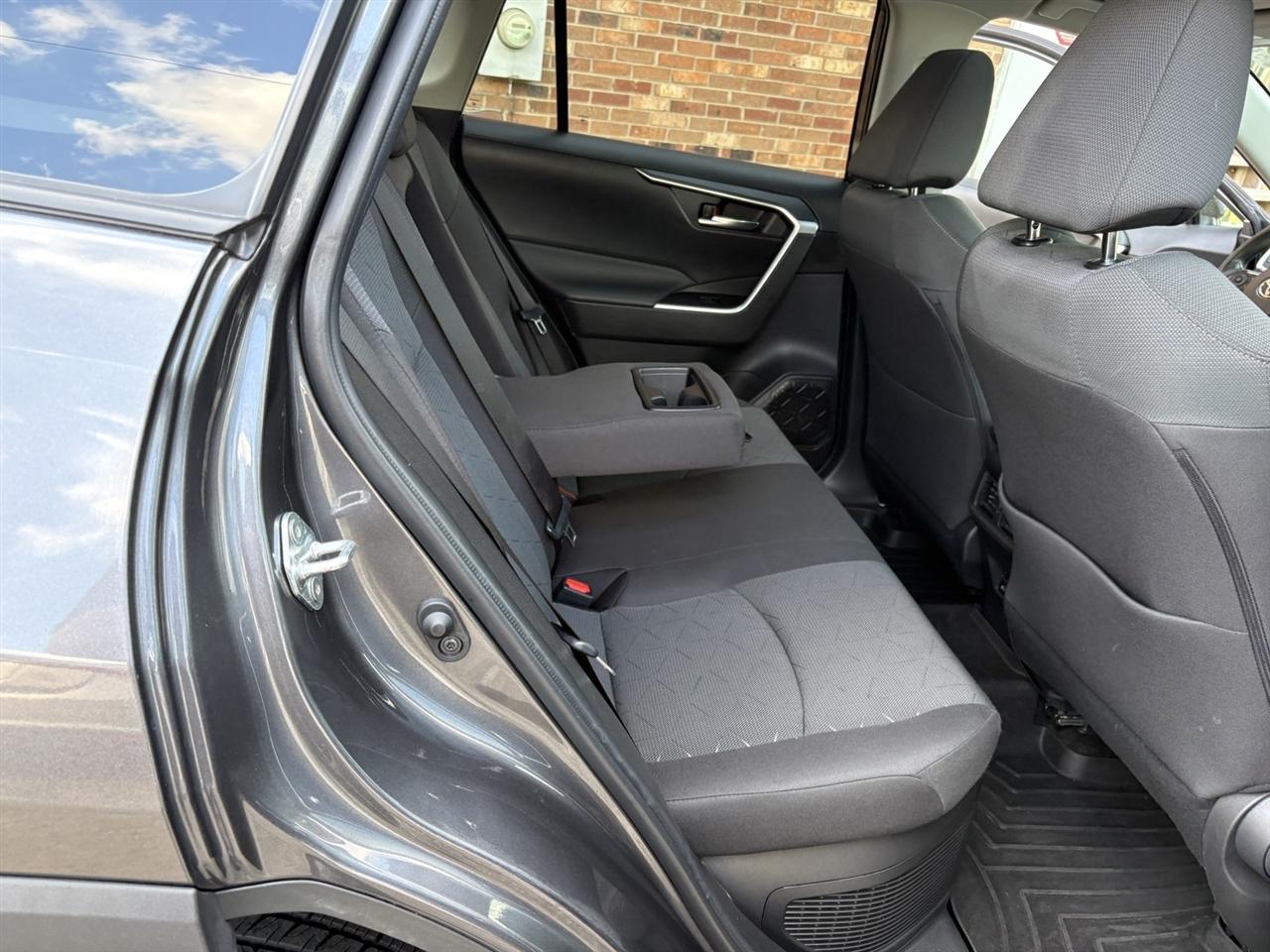 Toyota RAV4 Hybrid XLE 2024