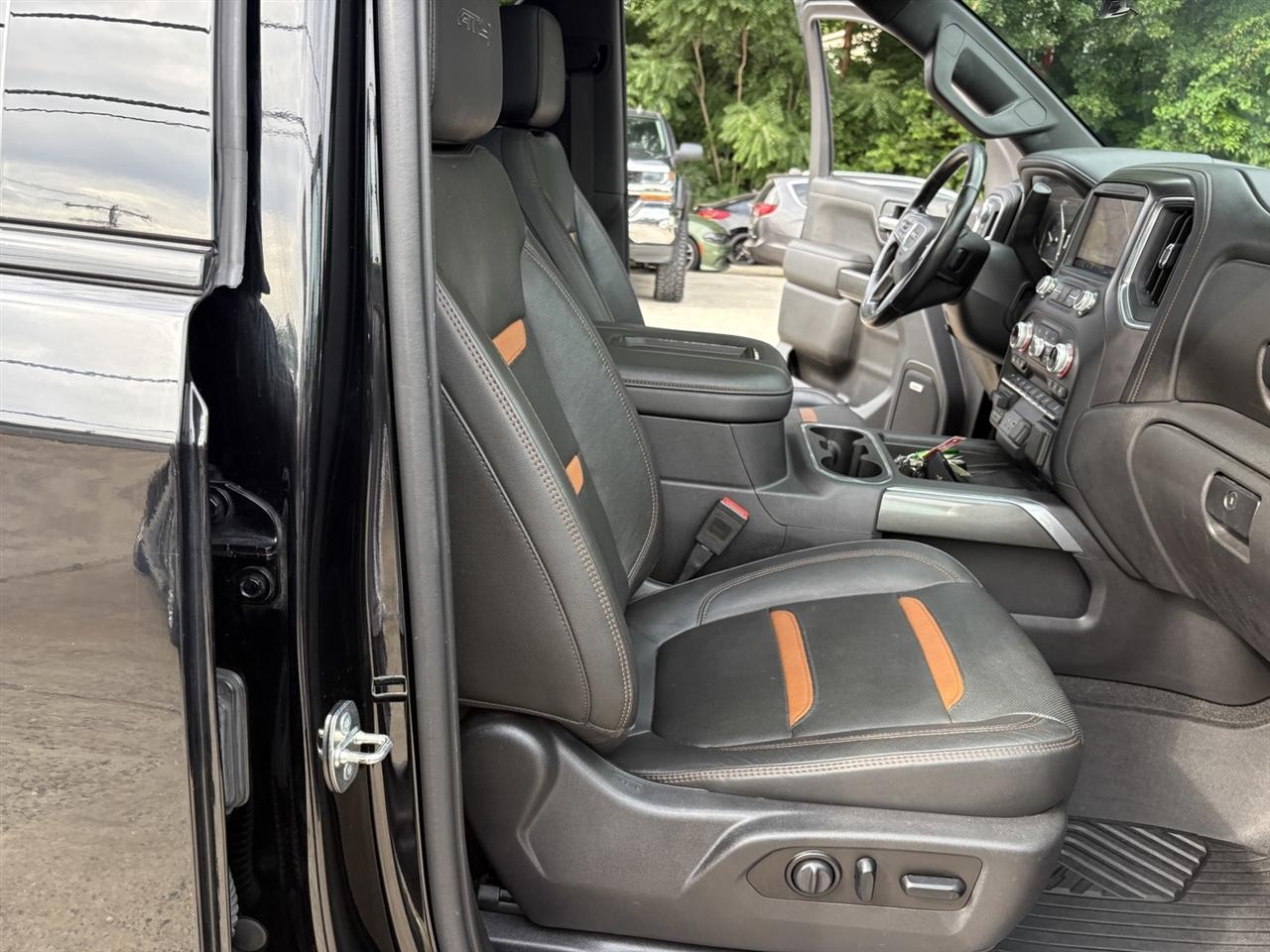 GMC Sierra 1500 AT4 Crew Cab Long Box 4WD 2020
