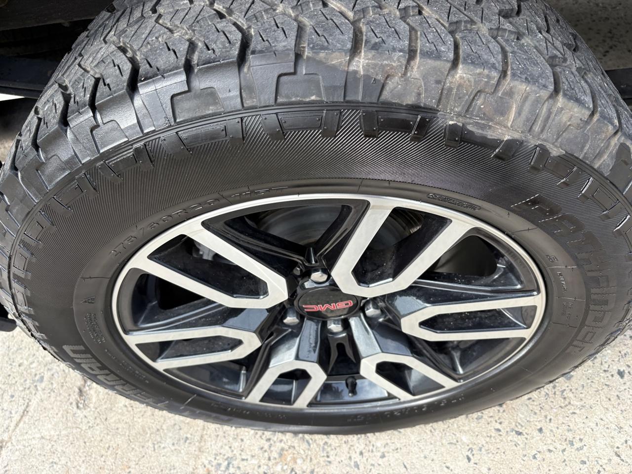 GMC Sierra 1500 AT4 Crew Cab Long Box 4WD 2020