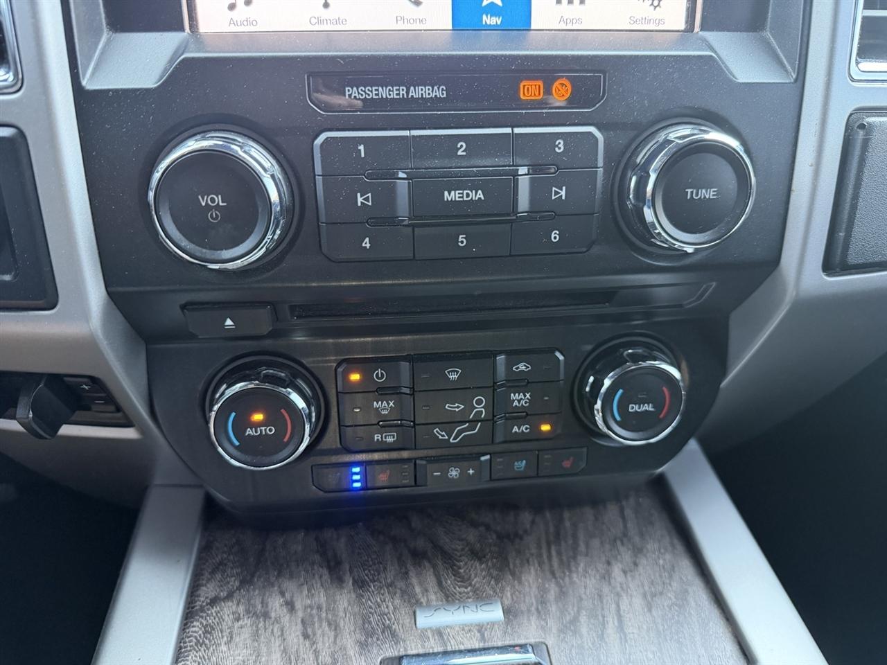 Ford F-250 SD Lariat Crew Cab 4WD 2018