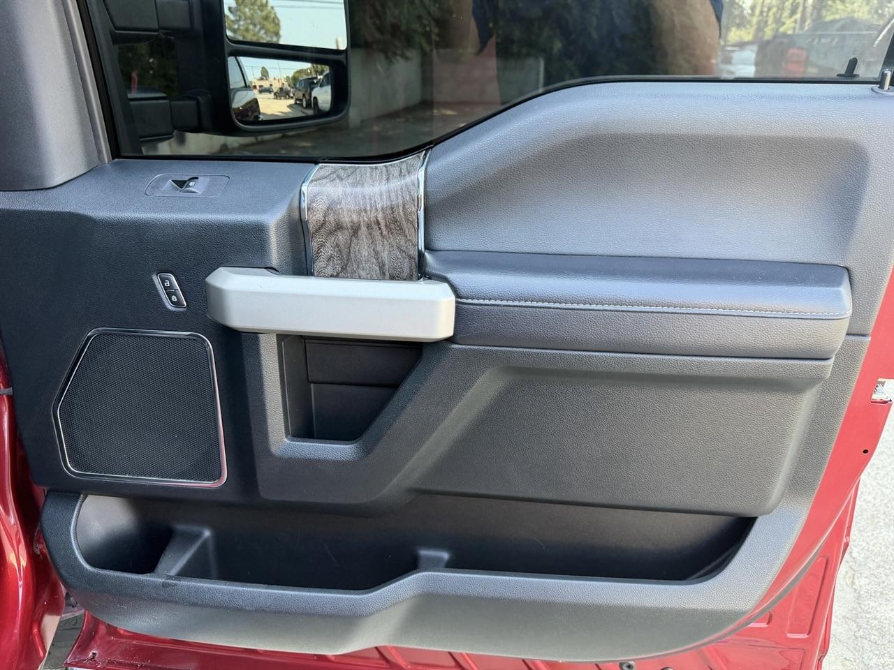 Ford F-250 SD Lariat Crew Cab 4WD 2018