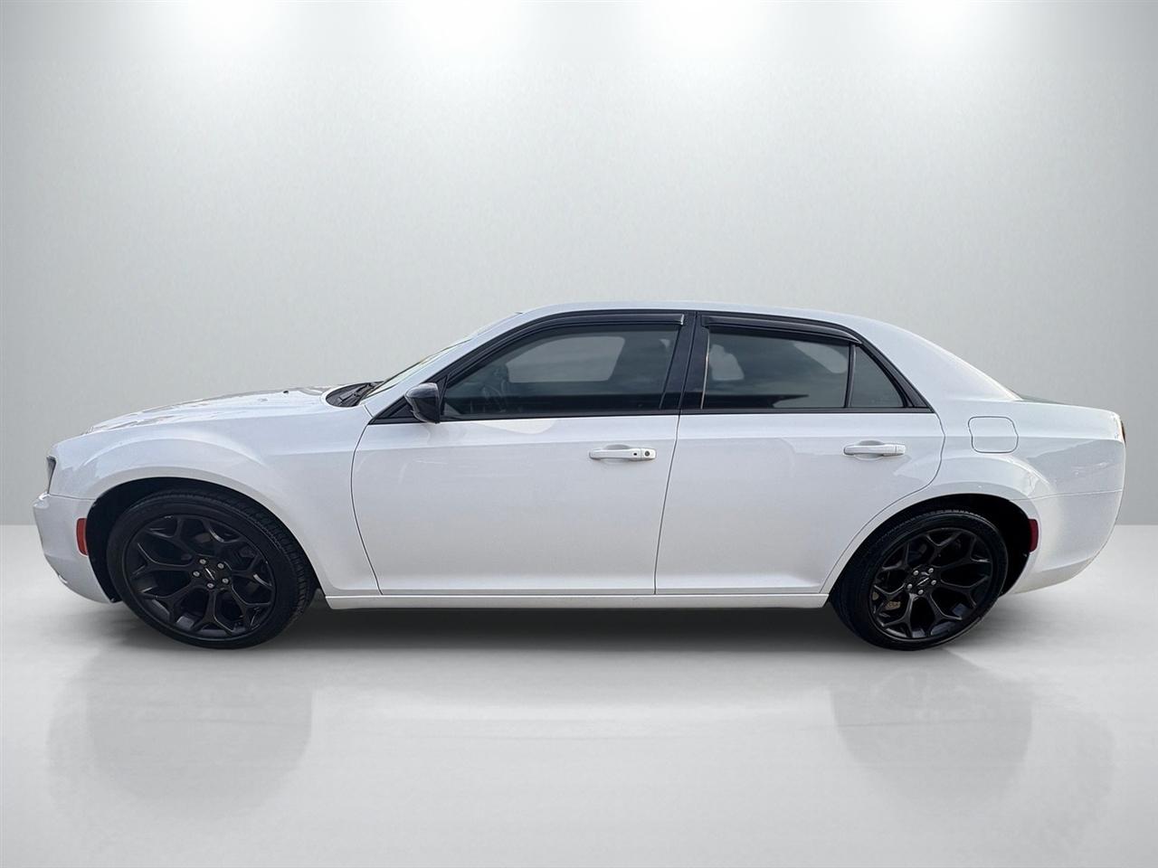Chrysler 300 Touring 2021