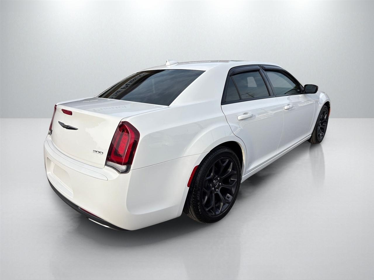 Chrysler 300 Touring 2021