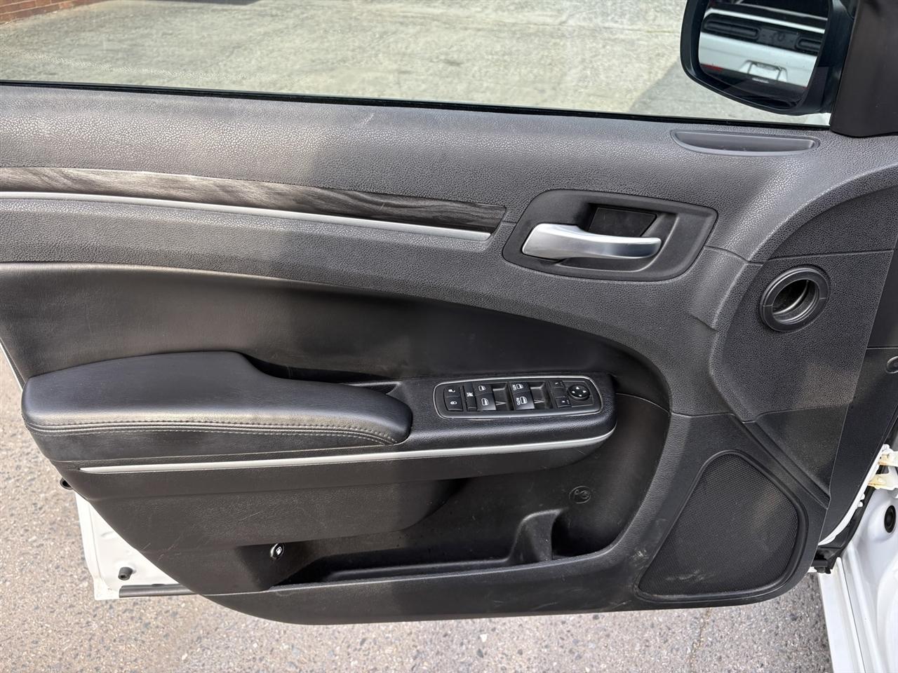 Chrysler 300 Touring 2021