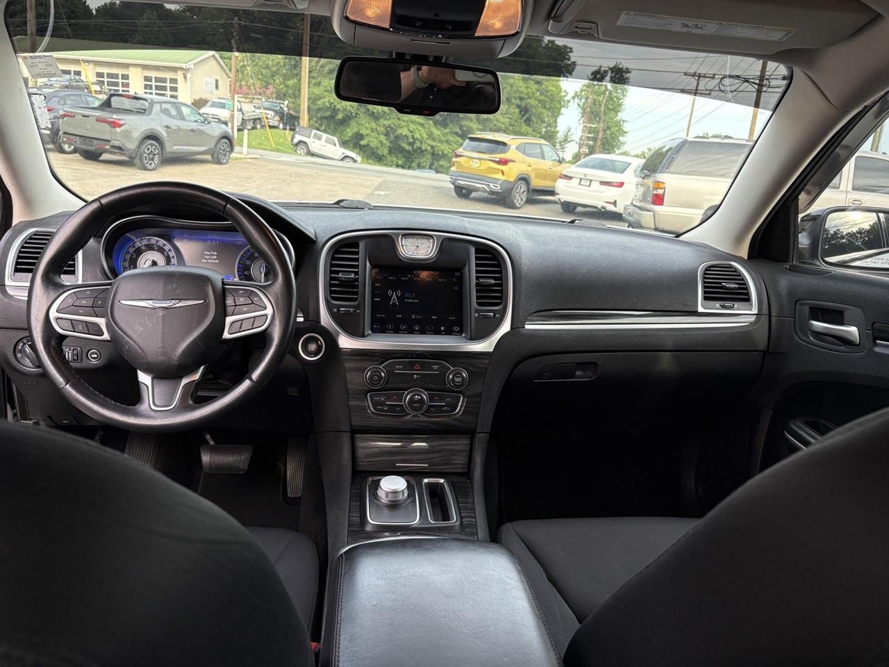 Chrysler 300 Touring 2021