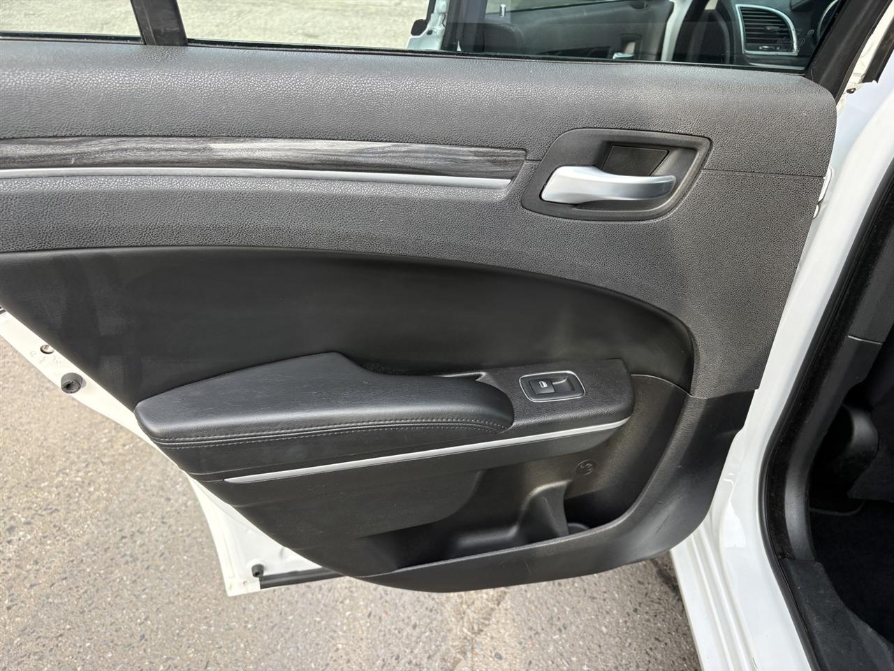 Chrysler 300 Touring 2021