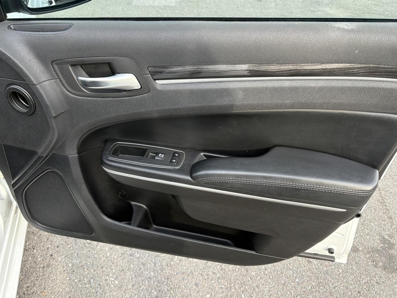Chrysler 300 Touring 2021