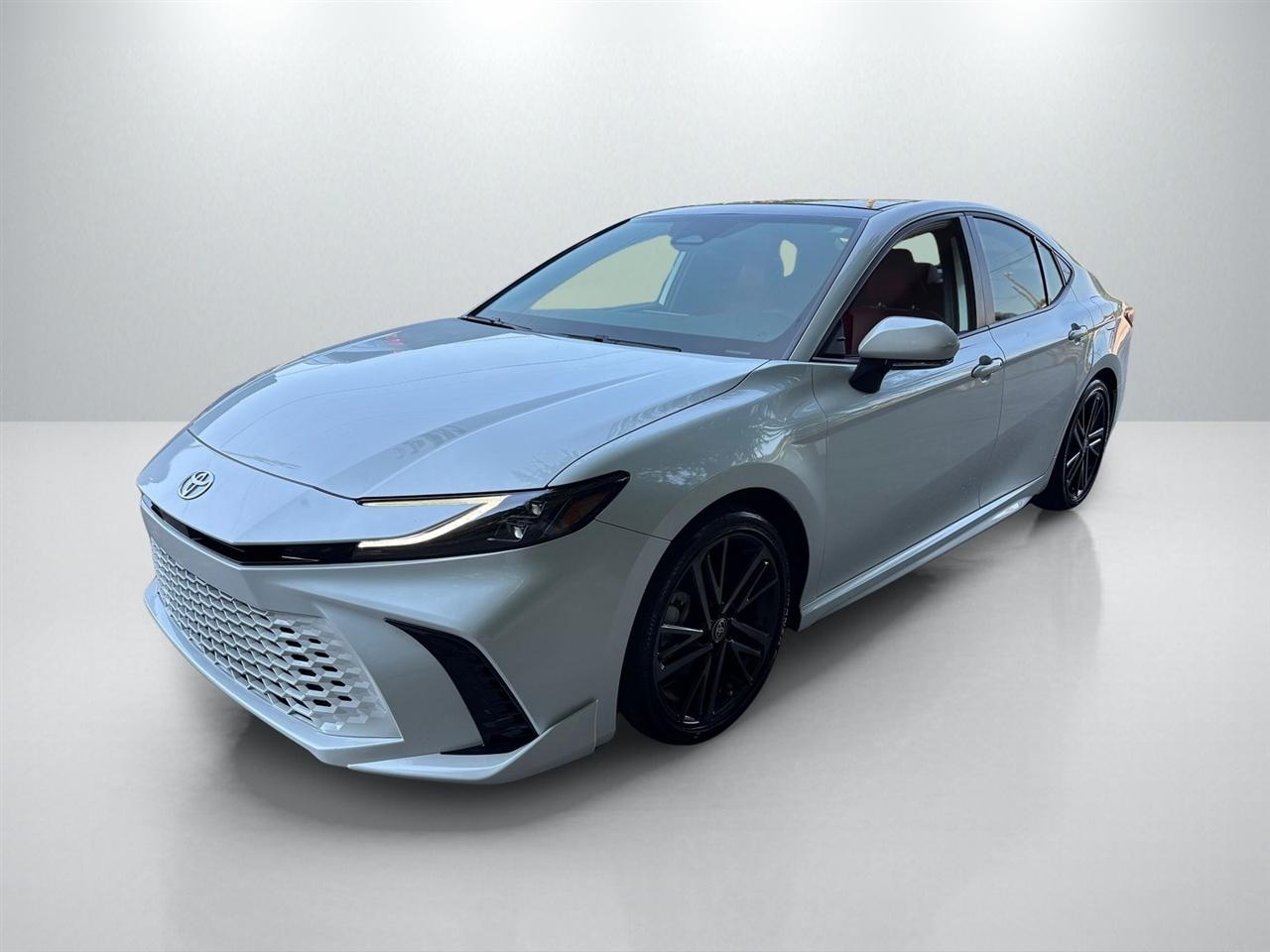 Toyota Camry Hybrid XSE 2025
