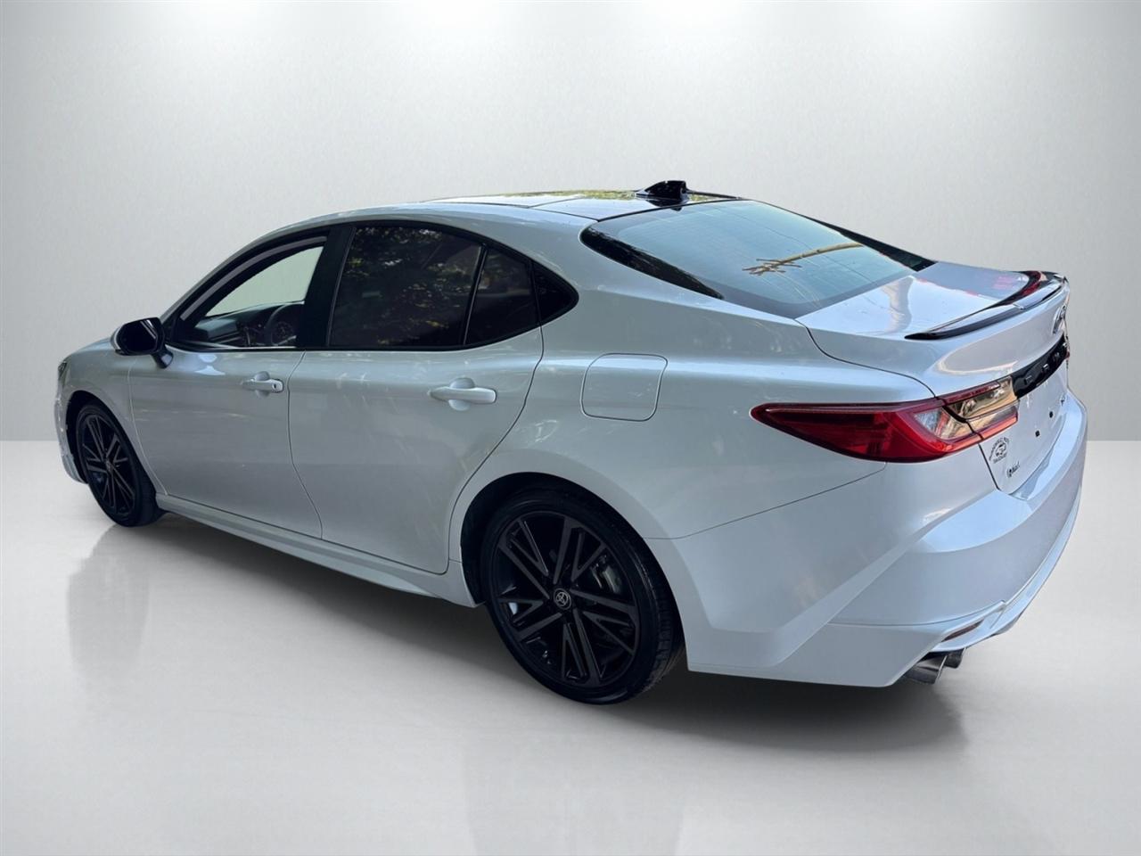 Toyota Camry Hybrid XSE 2025
