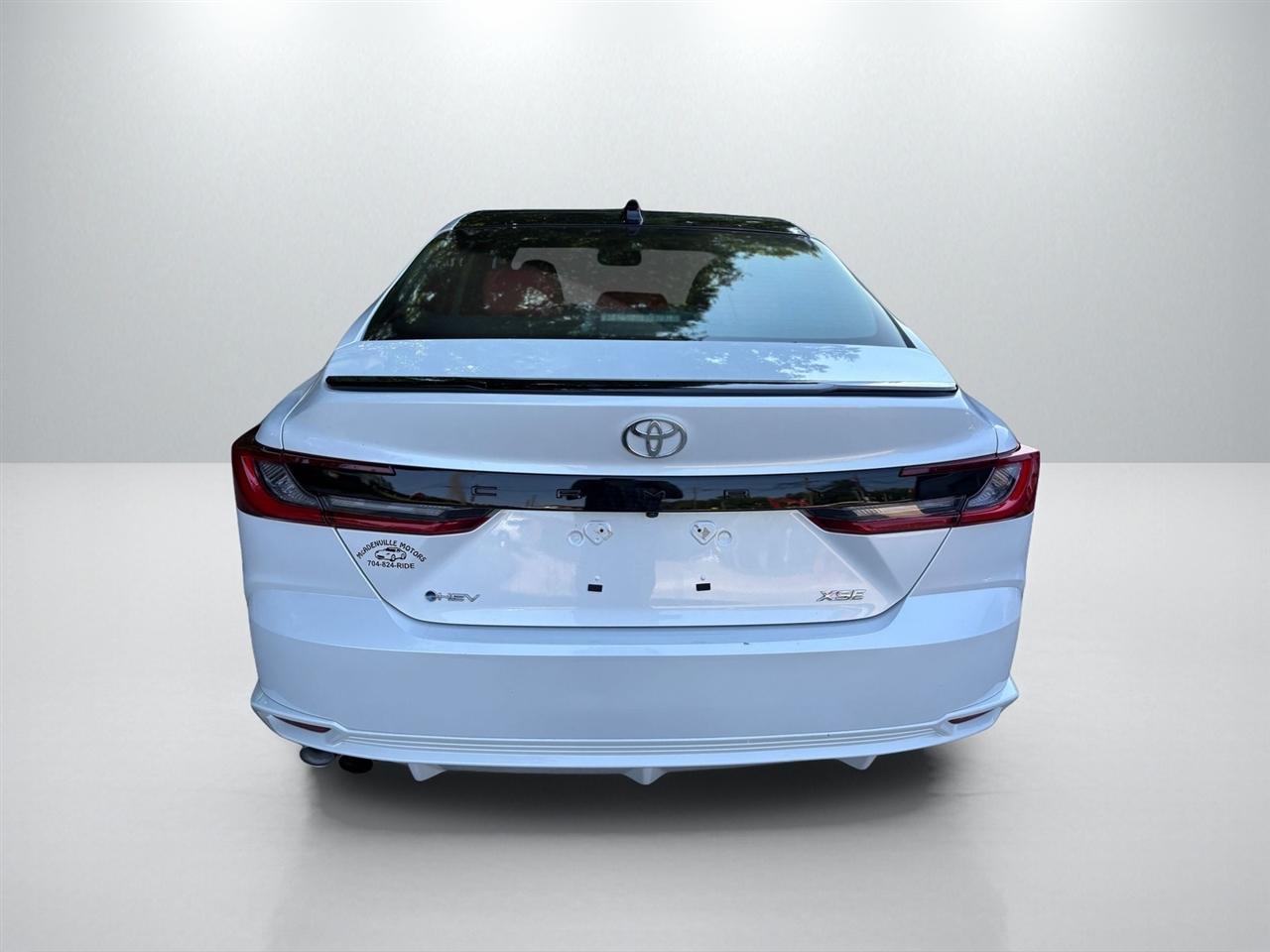Toyota Camry Hybrid XSE 2025