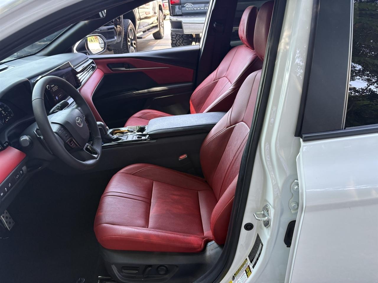 Toyota Camry Hybrid XSE 2025