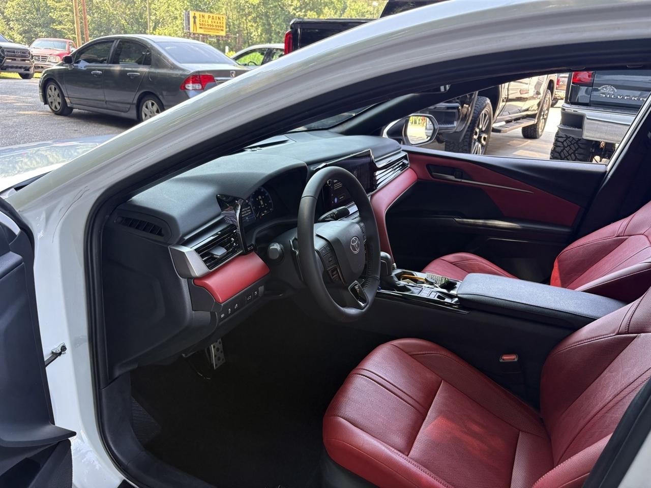Toyota Camry Hybrid XSE 2025