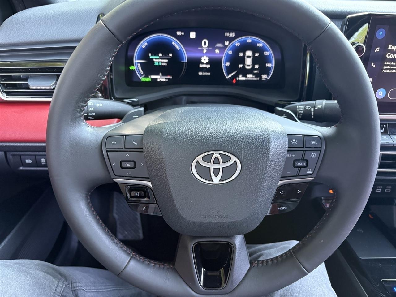 Toyota Camry Hybrid XSE 2025