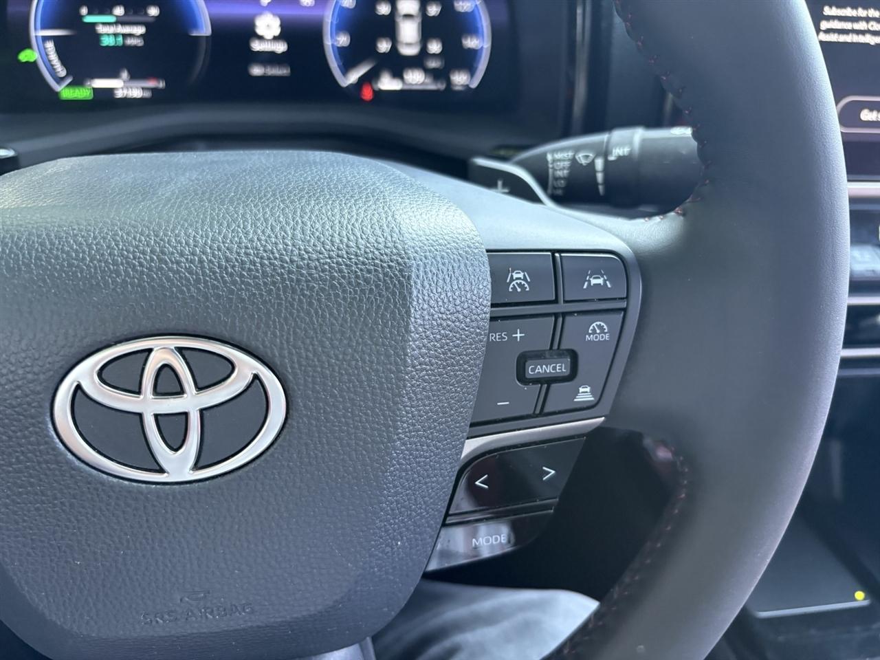 Toyota Camry Hybrid XSE 2025