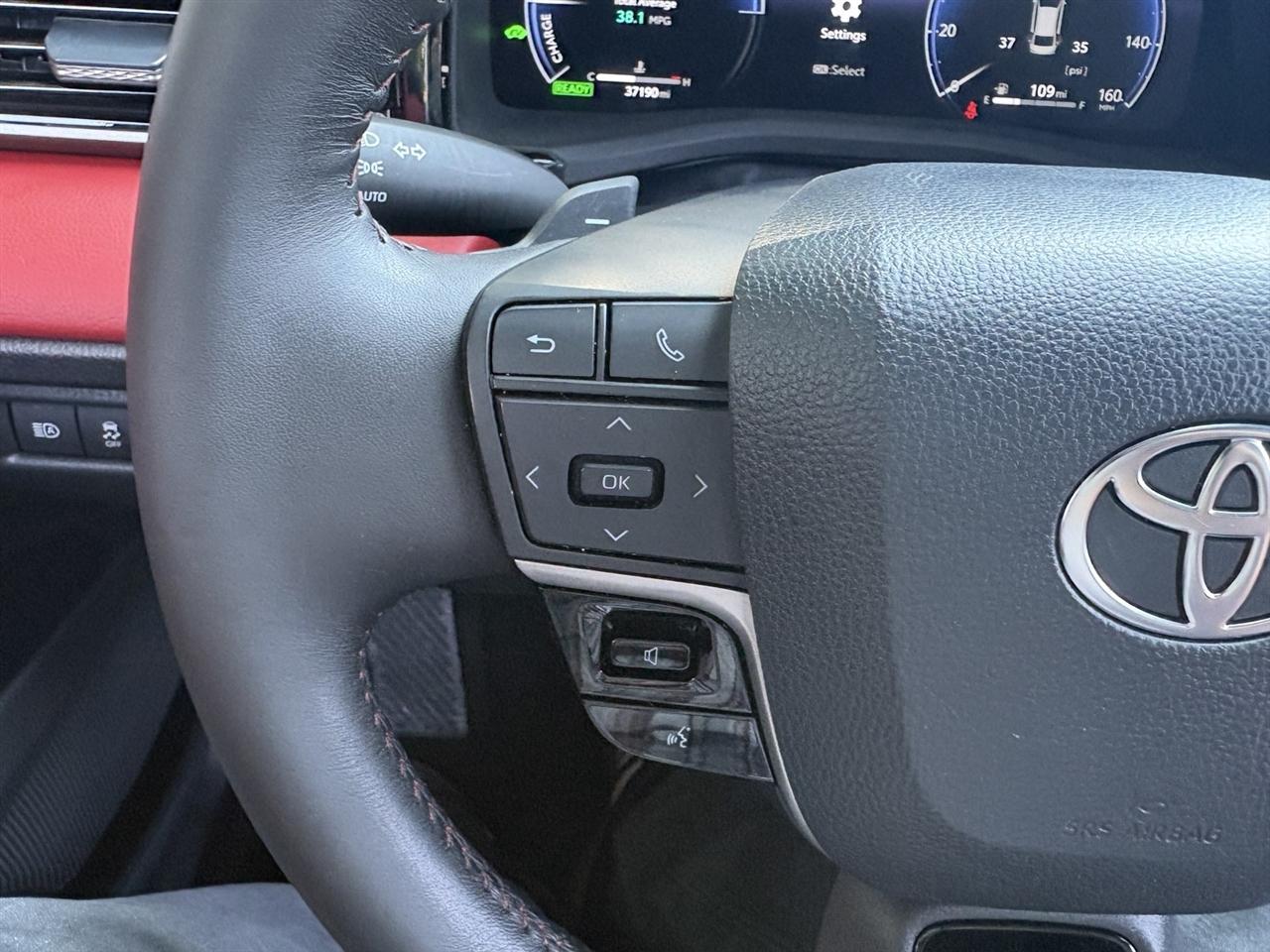 Toyota Camry Hybrid XSE 2025