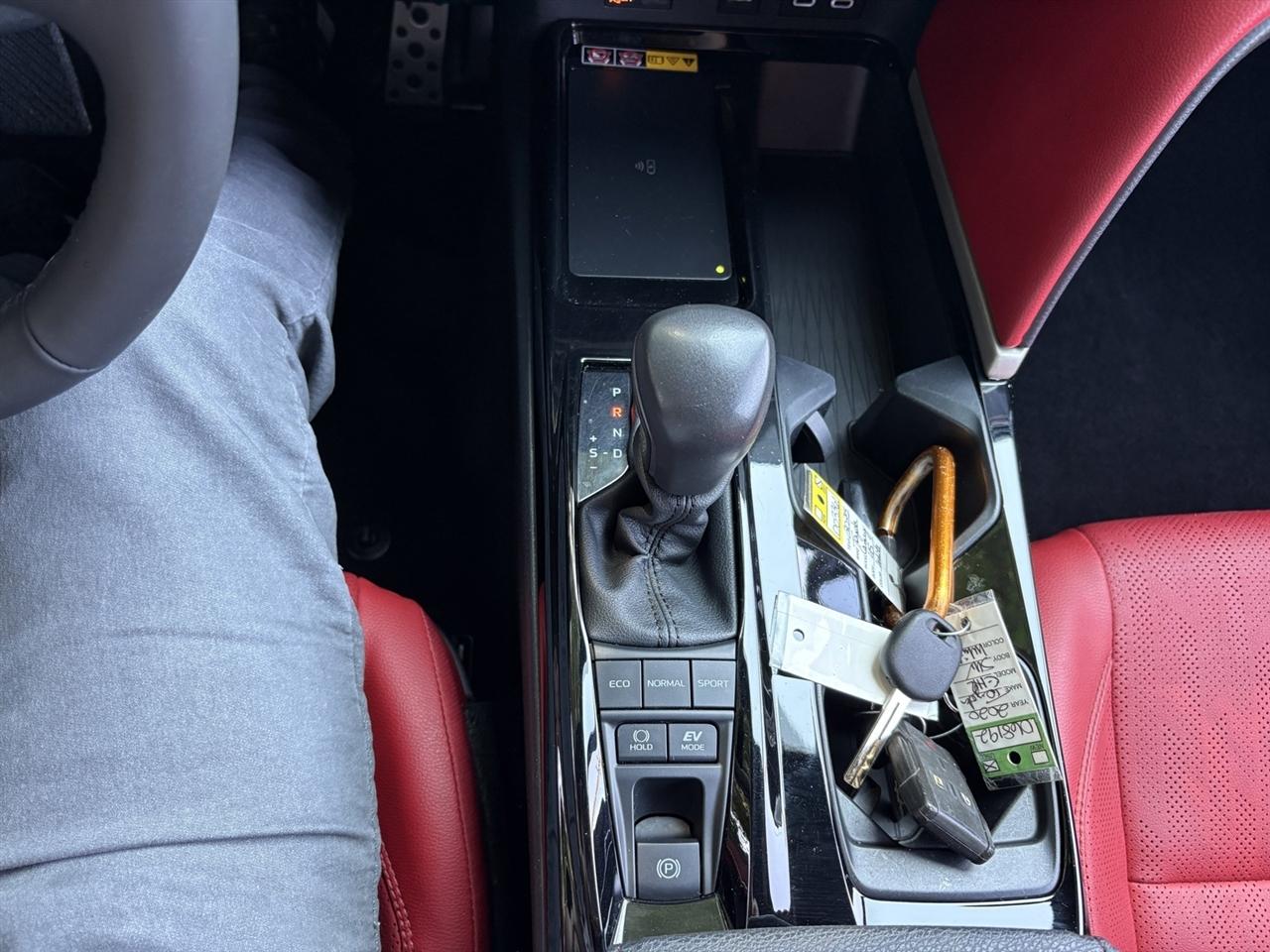 Toyota Camry Hybrid XSE 2025