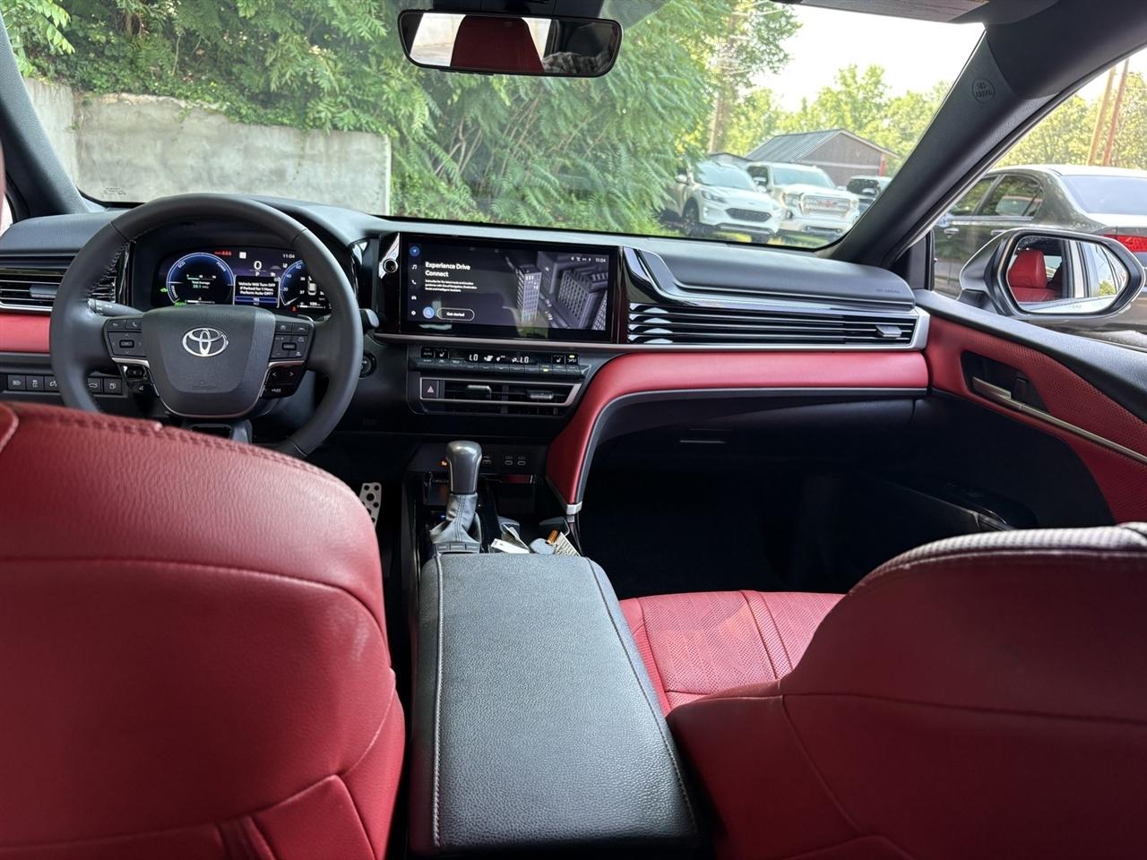 Toyota Camry Hybrid XSE 2025