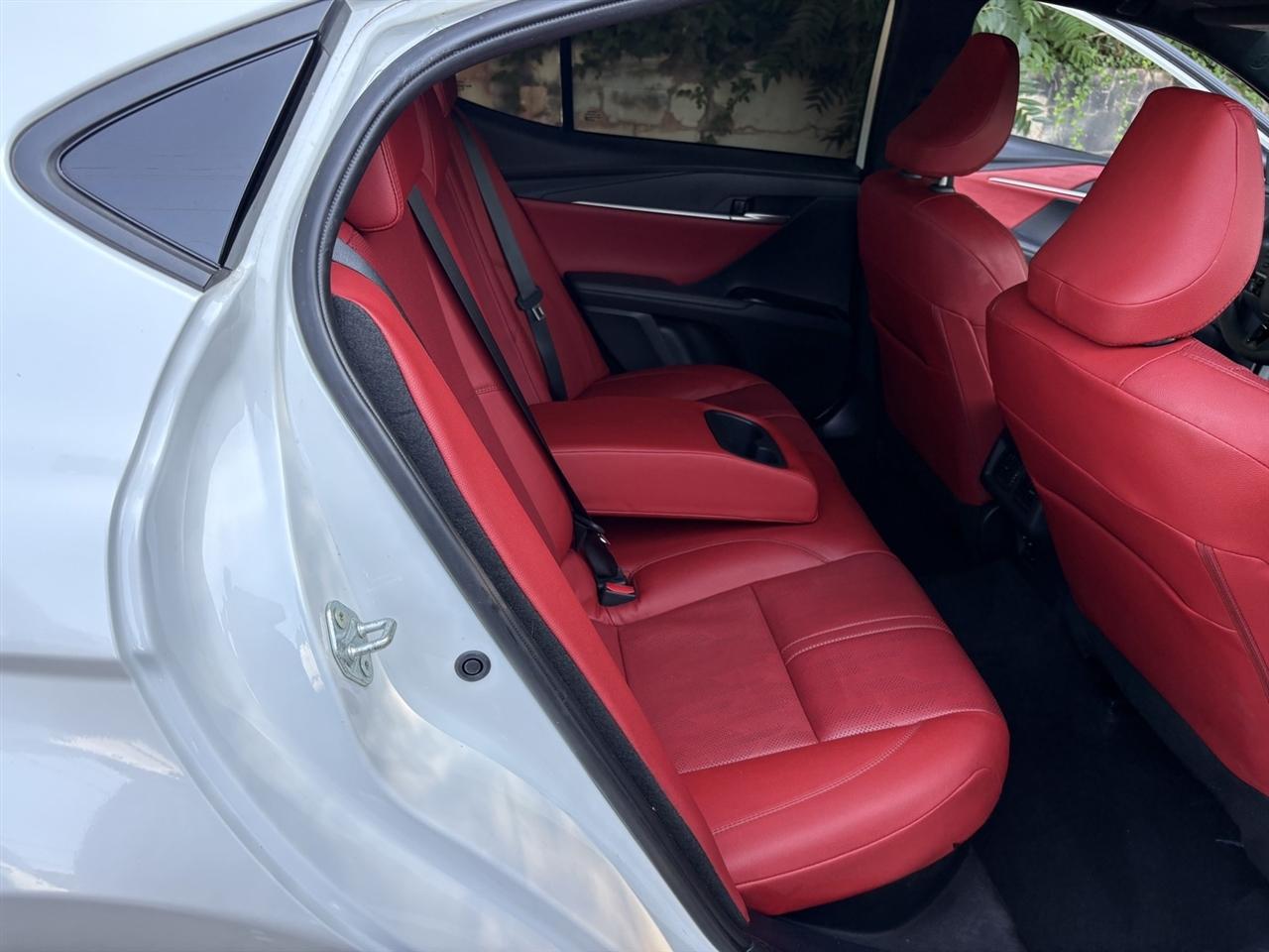 Toyota Camry Hybrid XSE 2025