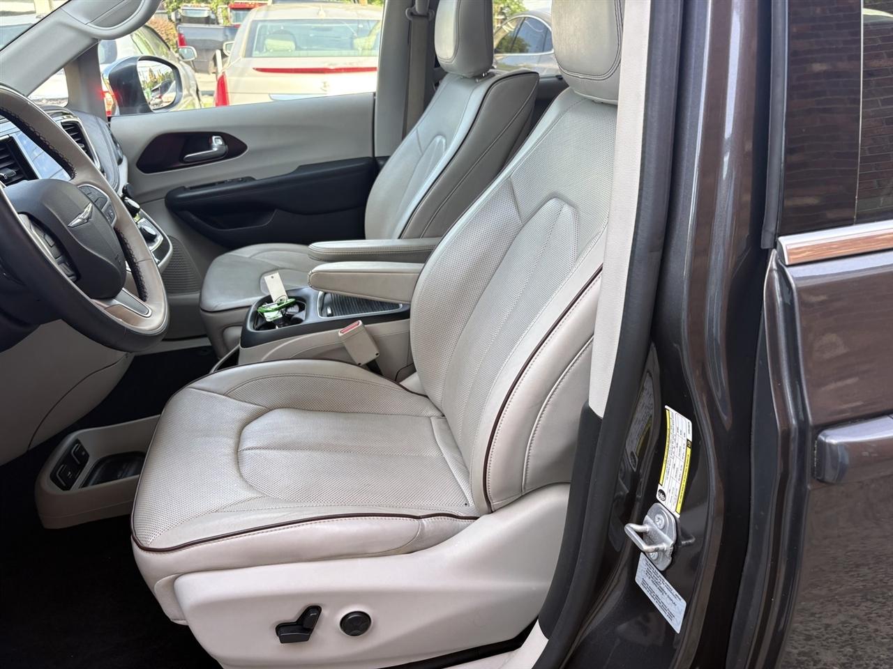 Chrysler Pacifica Limited 2017