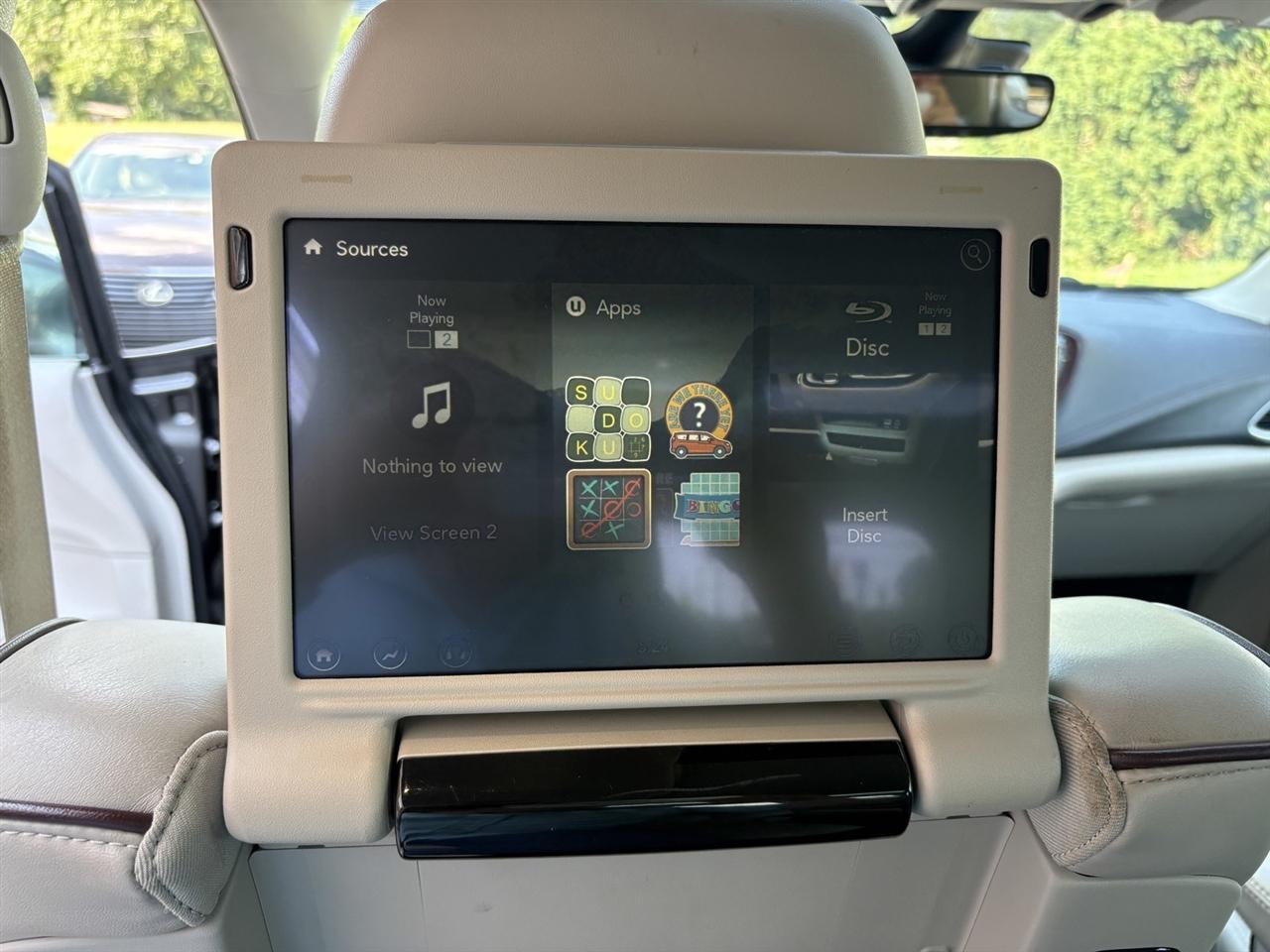 Chrysler Pacifica Limited 2017