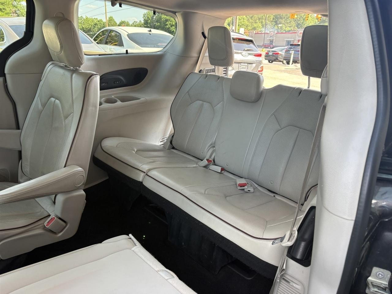 Chrysler Pacifica Limited 2017