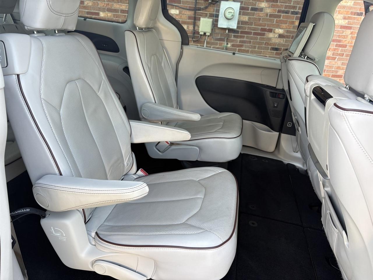 Chrysler Pacifica Limited 2017