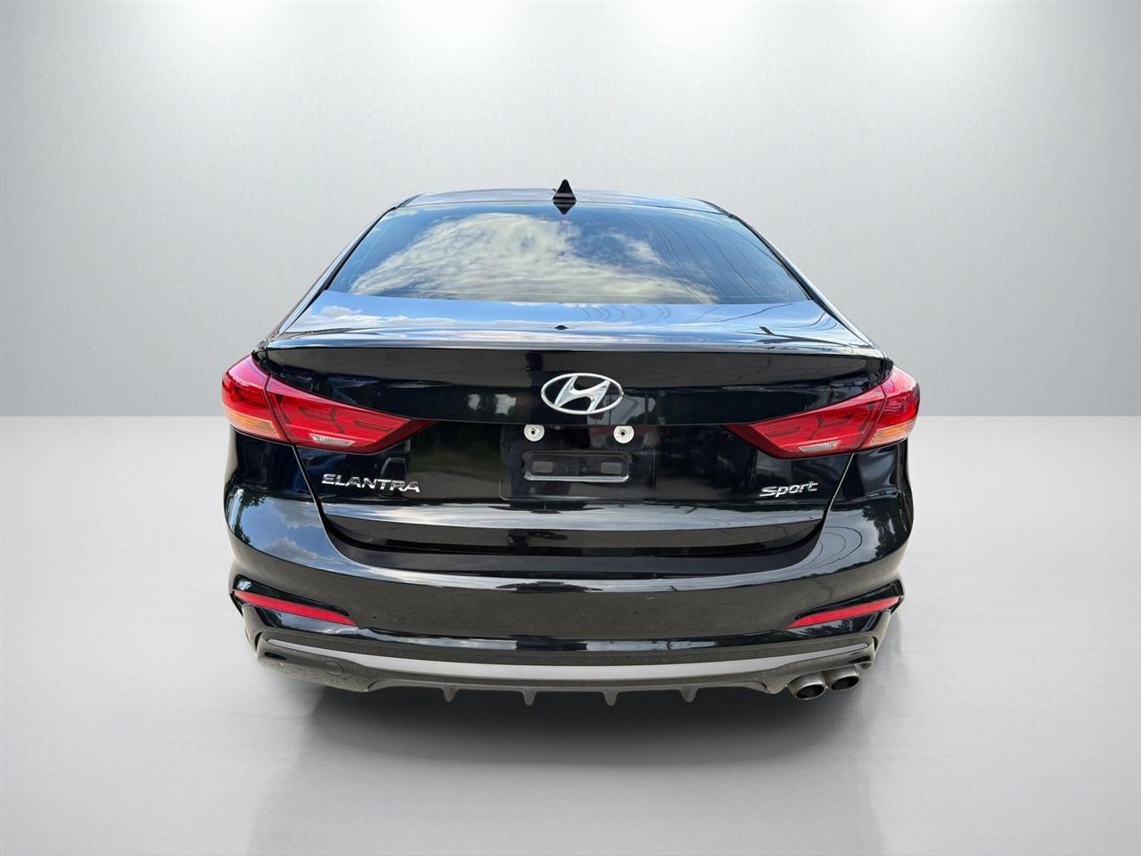 Hyundai Elantra  2018
