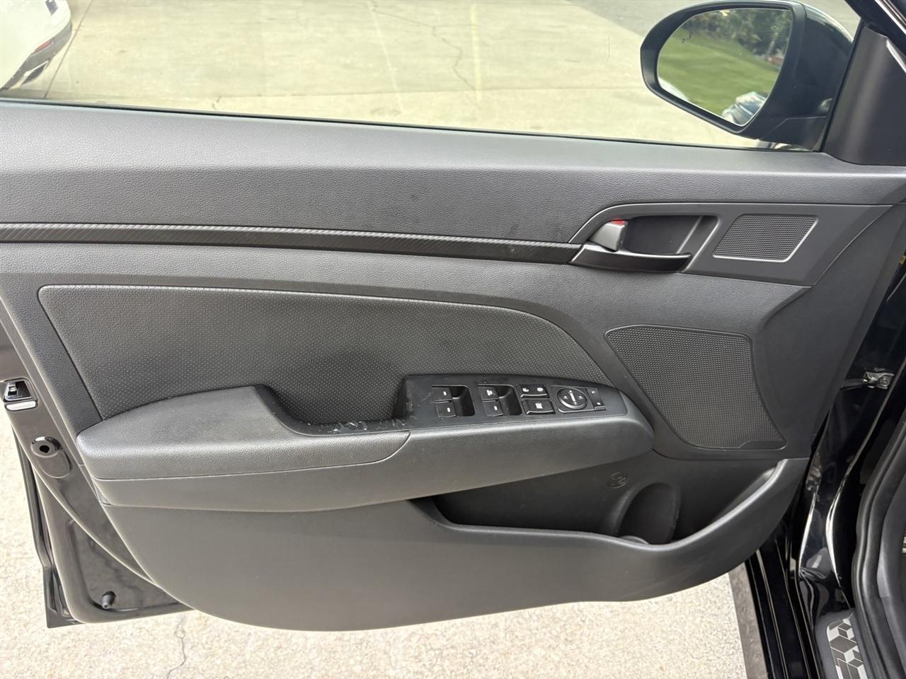 Hyundai Elantra  2018
