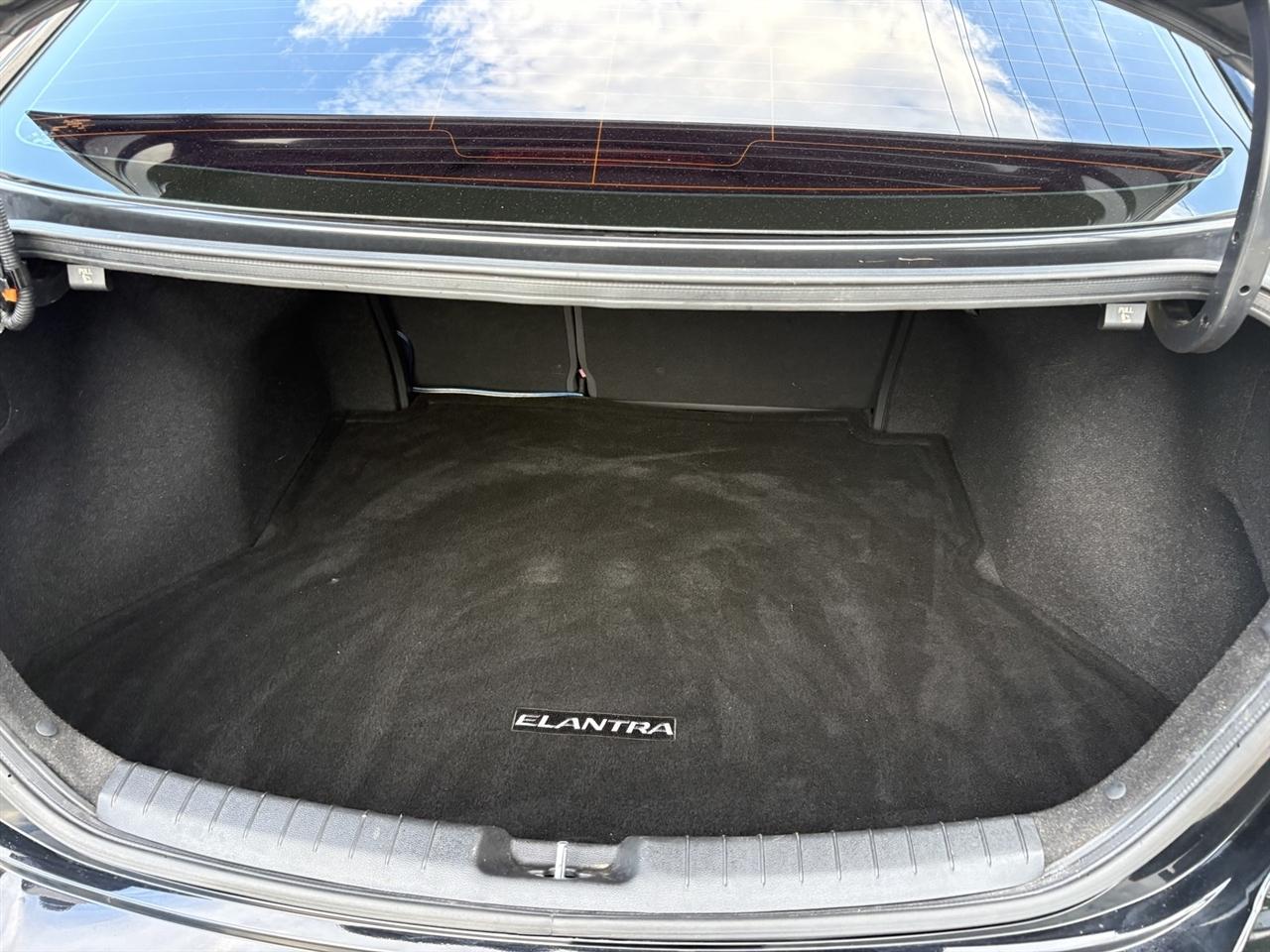 Hyundai Elantra  2018