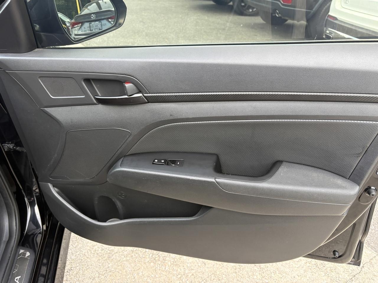 Hyundai Elantra  2018