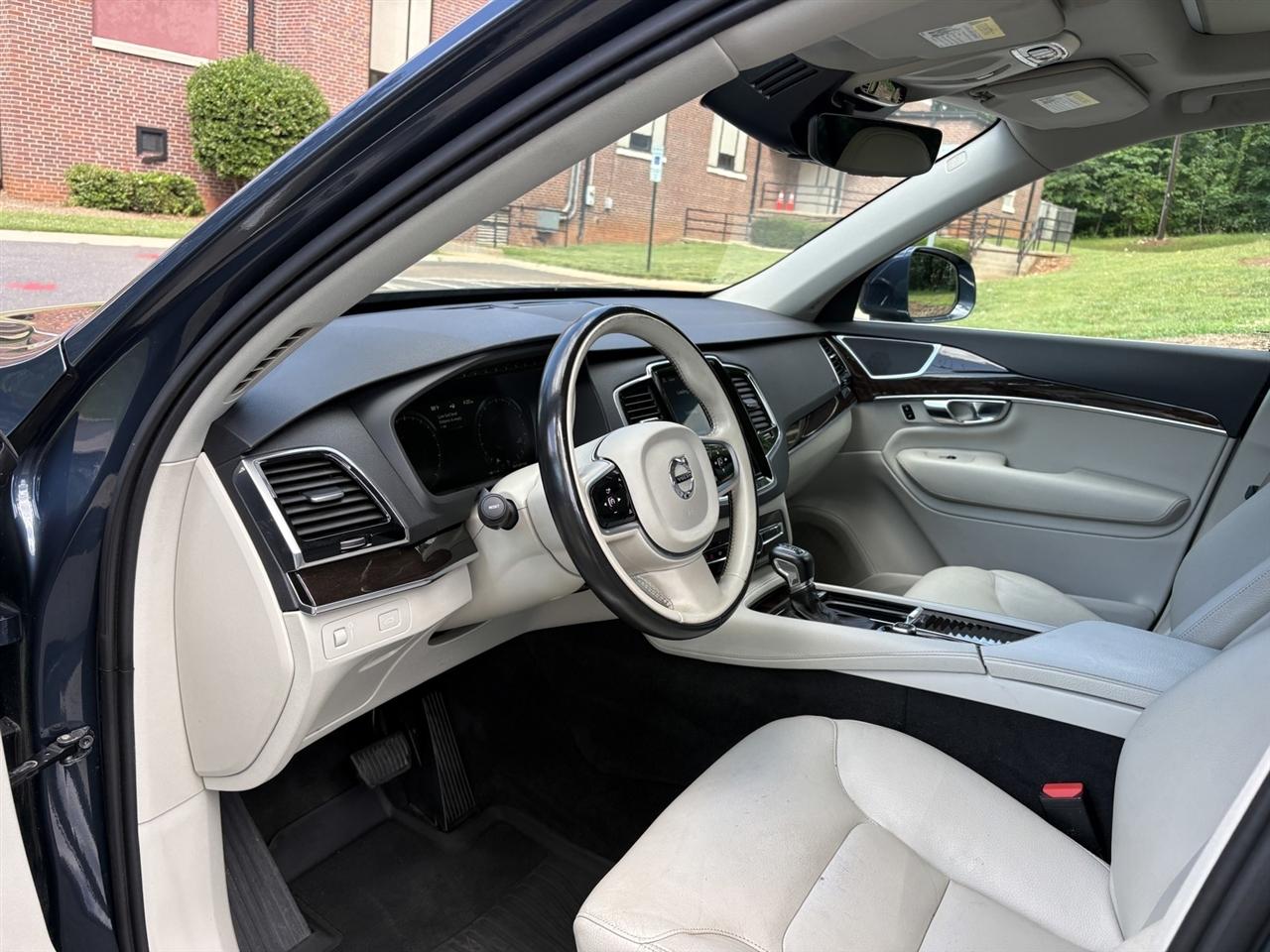 Volvo XC90 AWD 4dr T6 Momentum 2018
