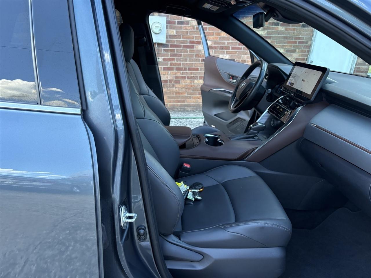 Toyota Venza XLE AWD (Natl) 2023