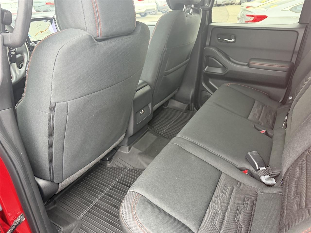 Nissan Frontier PRO-4X Crew Cab 4X4 V6 2024