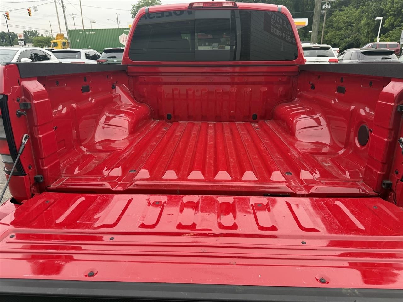 Nissan Frontier PRO-4X Crew Cab 4X4 V6 2024