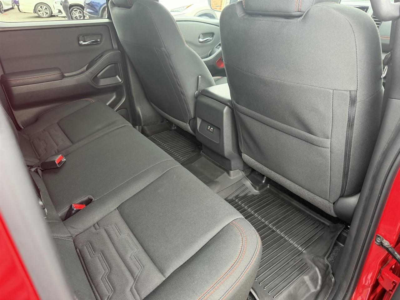Nissan Frontier PRO-4X Crew Cab 4X4 V6 2024