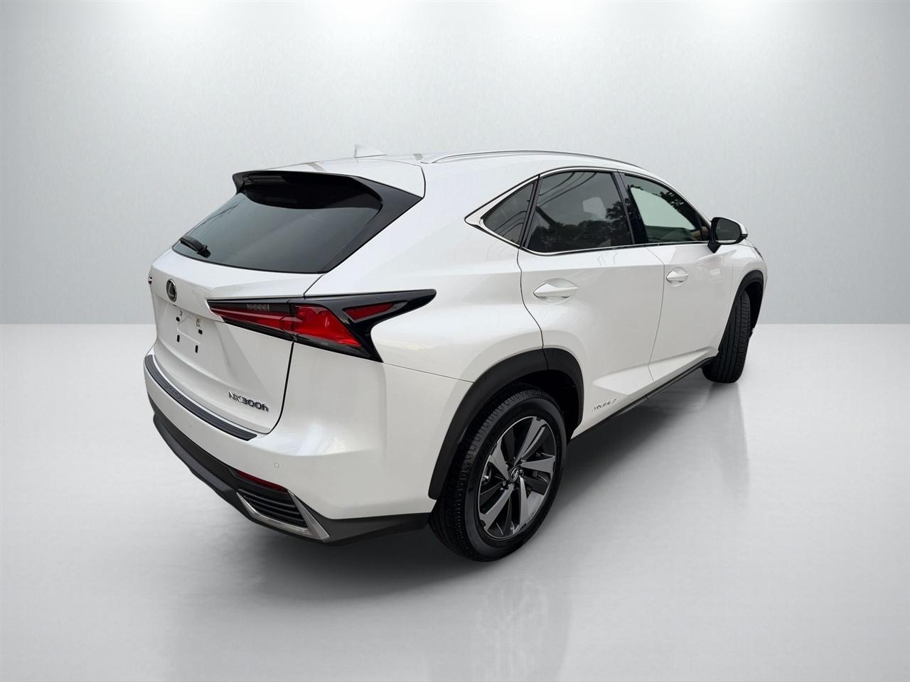 Lexus NX 300h Premium 2021