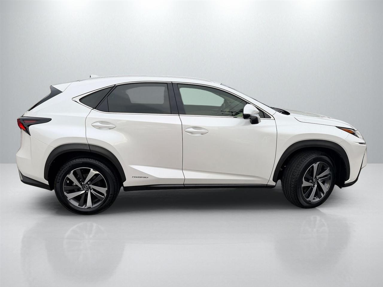 Lexus NX 300h Premium 2021