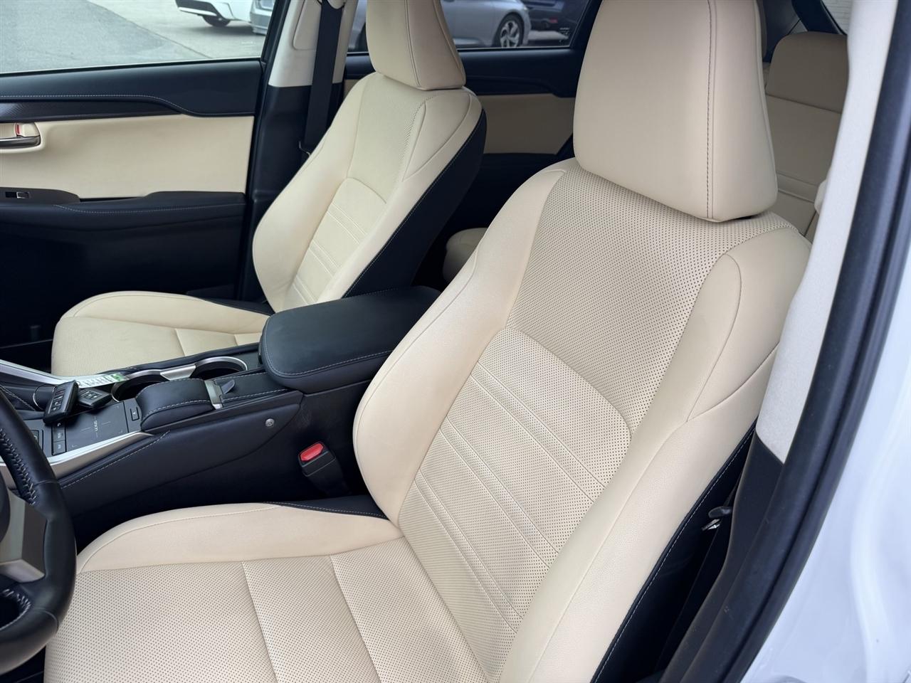 Lexus NX 300h Premium 2021