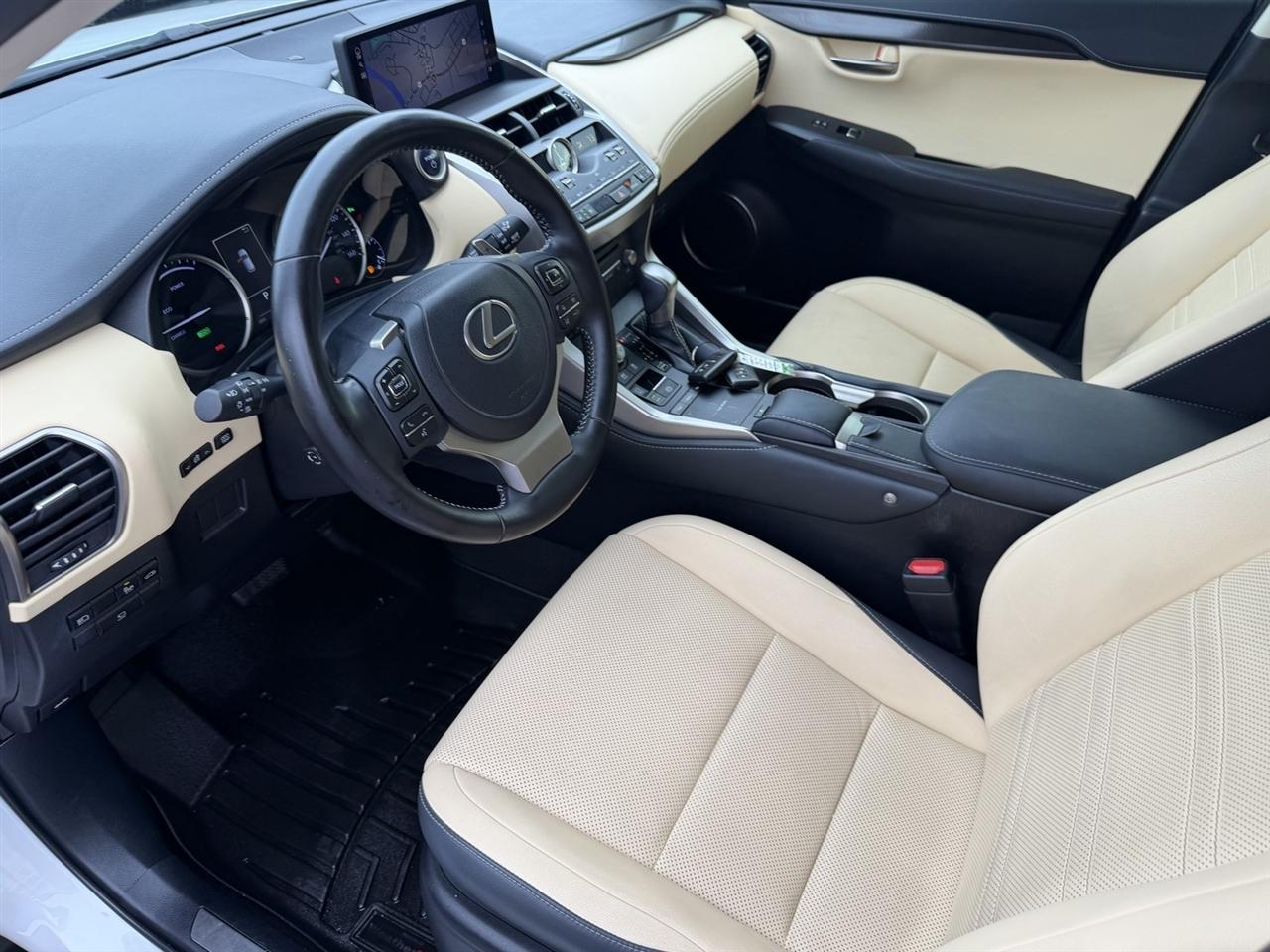 Lexus NX 300h Premium 2021