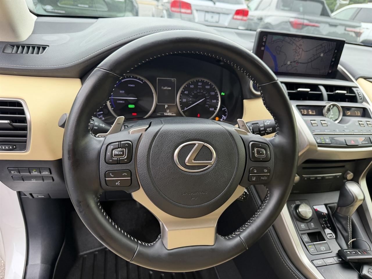 Lexus NX 300h Premium 2021